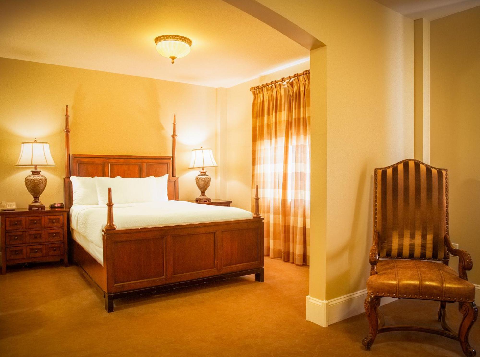 Grant Hall Hotel Moose Jaw Bagian luar foto